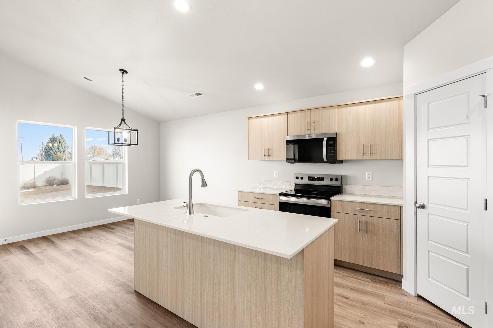 5002 E Open Canyon Dr, Nampa, Idaho 83687, 3 Bedrooms, 2 Bathrooms, Residential For Sale, Price $422,990,MLS 98971462