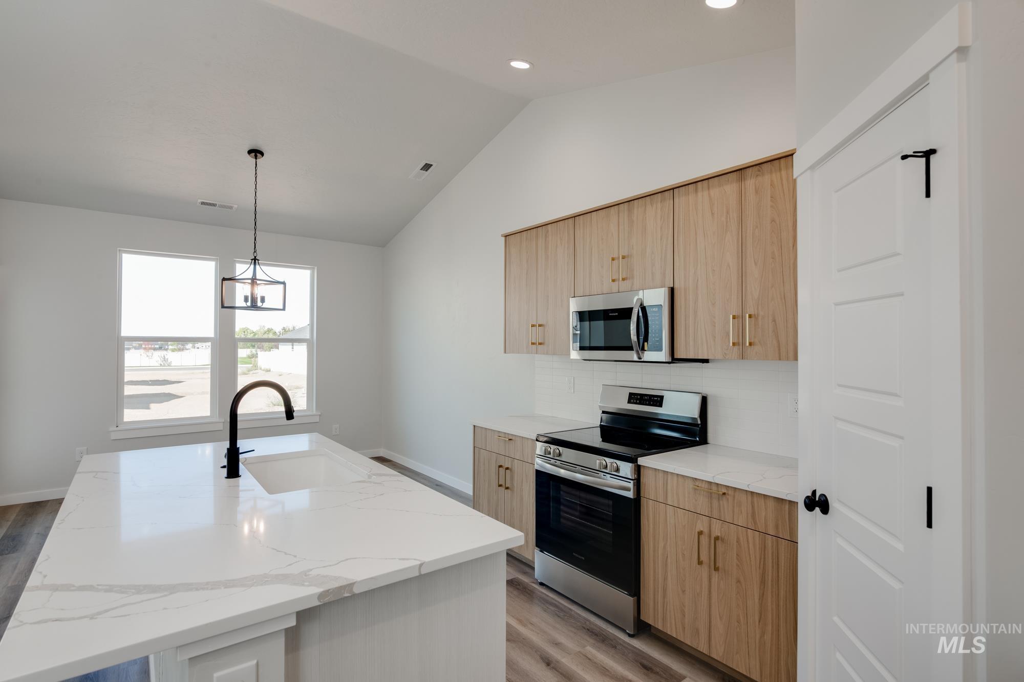 5002 E Open Canyon Dr, Nampa, Idaho 83687, 3 Bedrooms, 2 Bathrooms, Residential For Sale, Price $429,990,MLS 98971462