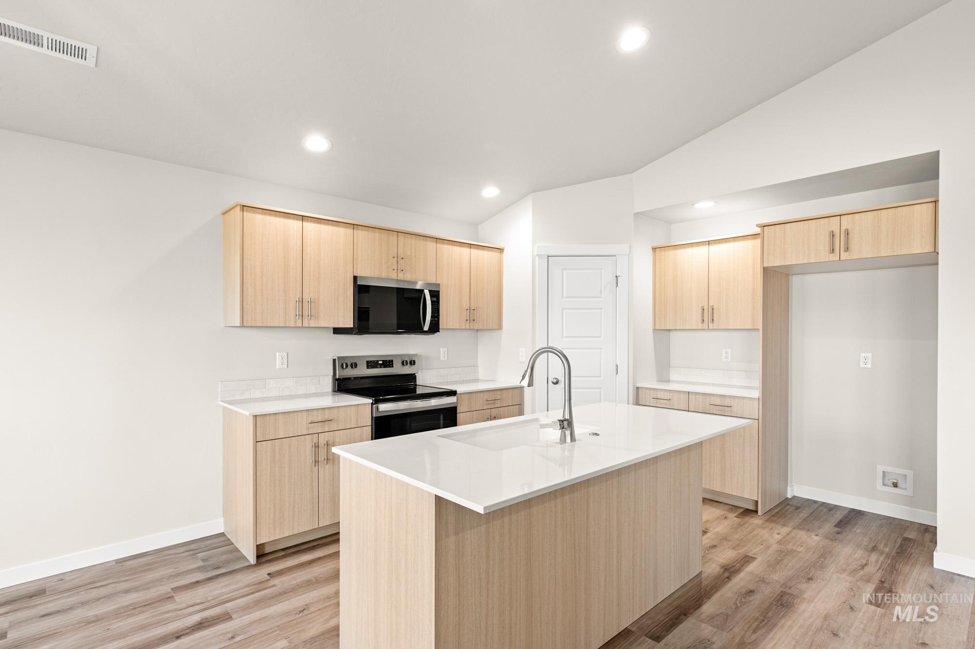 5002 E Open Canyon Dr, Nampa, Idaho 83687, 3 Bedrooms, 2 Bathrooms, Residential For Sale, Price $422,990,MLS 98971462