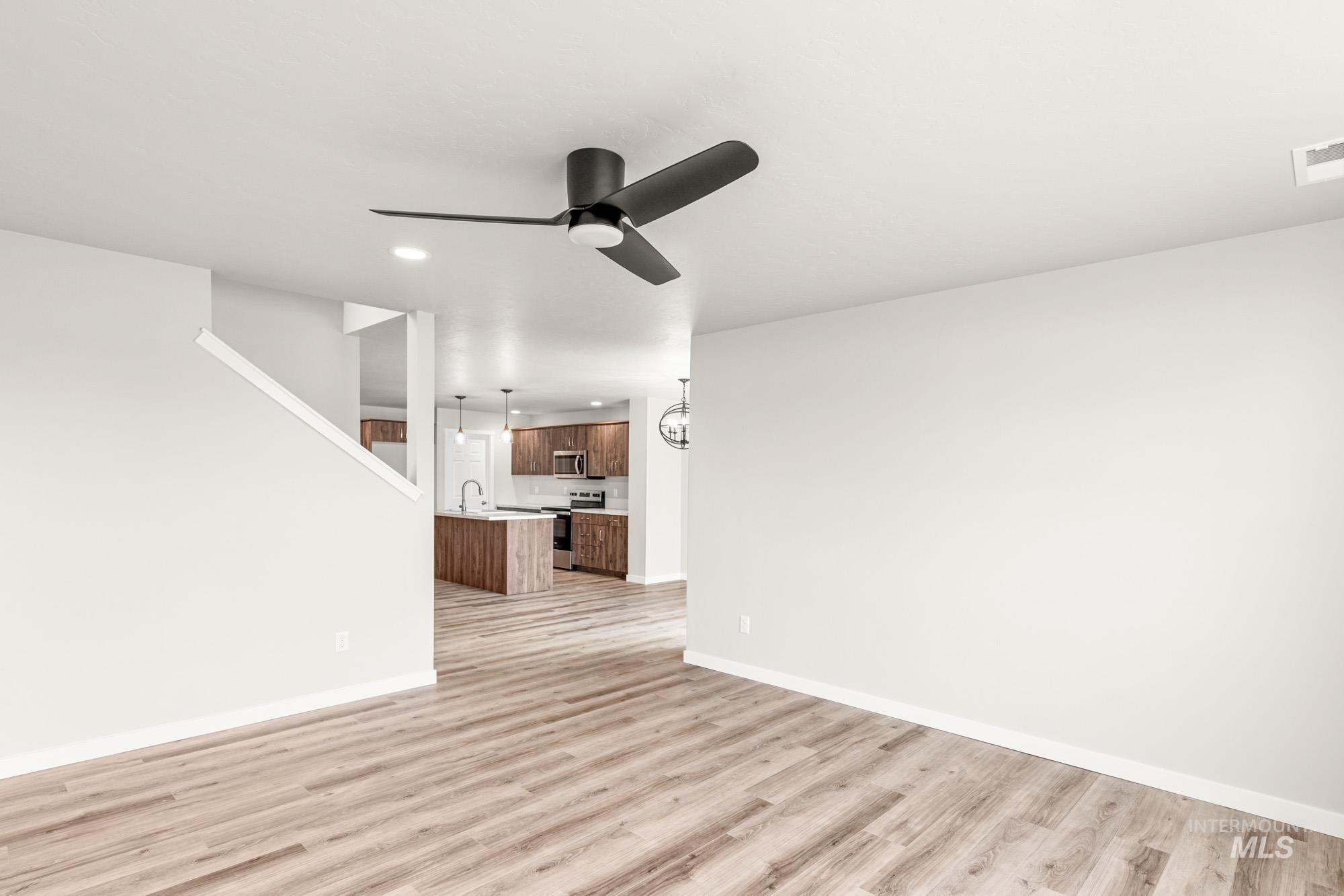 17417 N Union Springs Pl, Nampa, Idaho 83687, 4 Bedrooms, 2.5 Bathrooms, Residential For Sale, Price $452,990,MLS 98971464