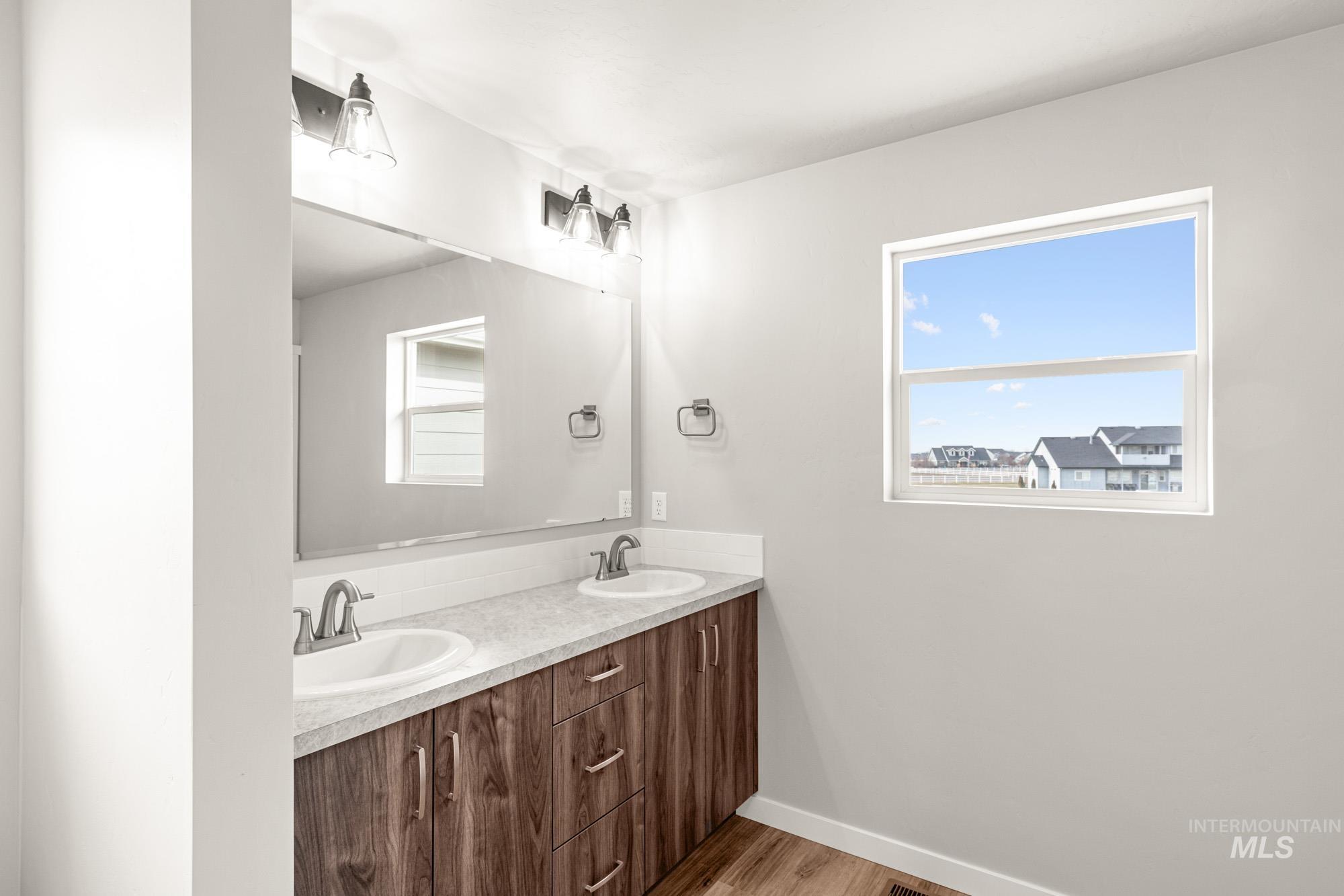 17417 N Union Springs Pl, Nampa, Idaho 83687, 4 Bedrooms, 2.5 Bathrooms, Residential For Sale, Price $452,990,MLS 98971464