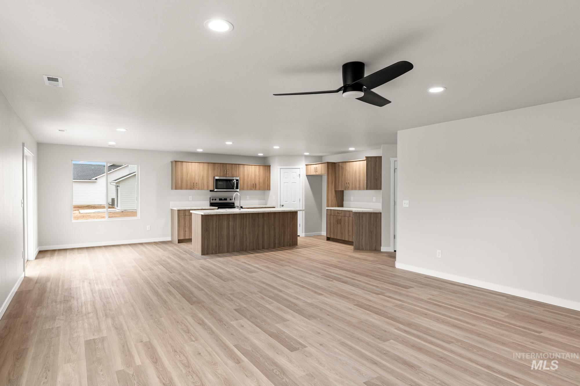 2199 N Iditarod Ave, Kuna, Idaho 83634, 4 Bedrooms, 3 Bathrooms, Residential For Sale, Price $579,990,MLS 98971467