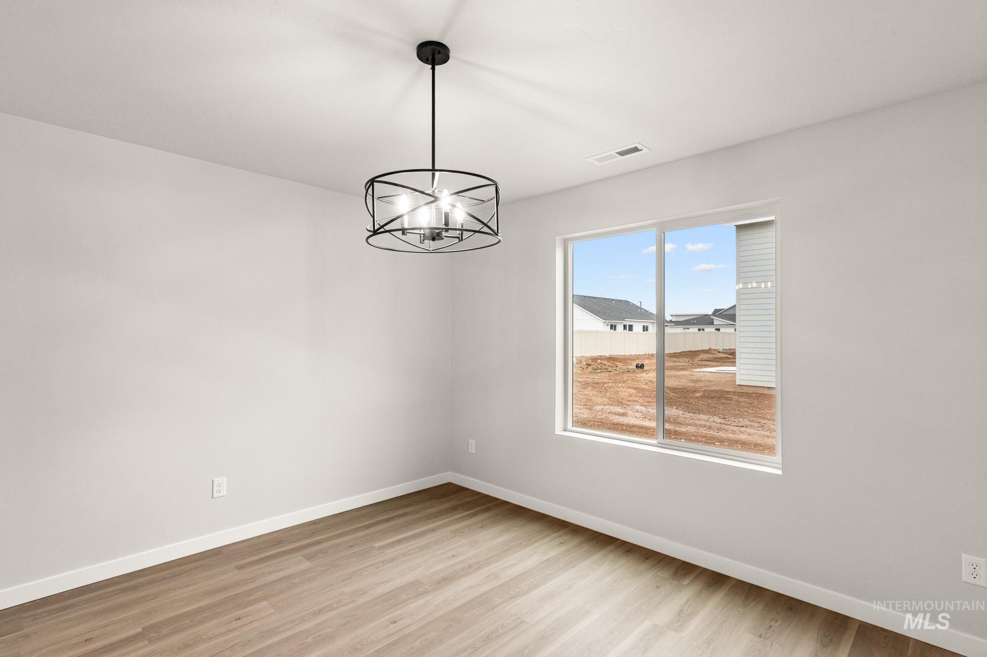 2199 N Iditarod Ave, Kuna, Idaho 83634, 4 Bedrooms, 3 Bathrooms, Residential For Sale, Price $579,990,MLS 98971467