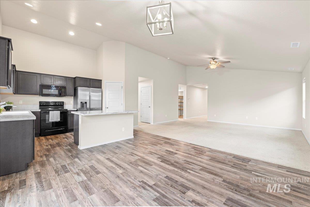 11922 W Box Canyon St., Star, Idaho 83669, 4 Bedrooms, 2 Bathrooms, Residential For Sale, Price $454,000,MLS 98971469