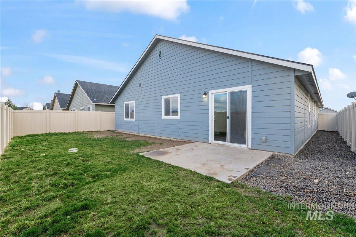 11922 W Box Canyon St., Star, Idaho 83669, 4 Bedrooms, 2 Bathrooms, Residential For Sale, Price $454,000,MLS 98971469