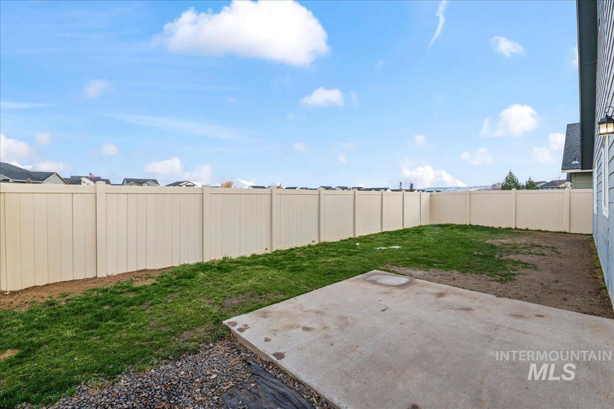 11922 W Box Canyon St., Star, Idaho 83669, 4 Bedrooms, 2 Bathrooms, Residential For Sale, Price $454,000,MLS 98971469