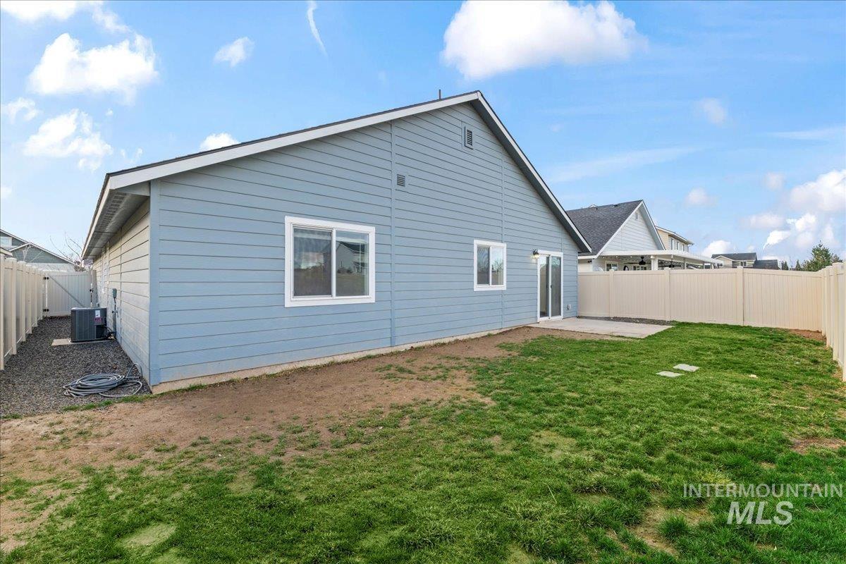 11922 W Box Canyon St., Star, Idaho 83669, 4 Bedrooms, 2 Bathrooms, Residential For Sale, Price $454,000,MLS 98971469