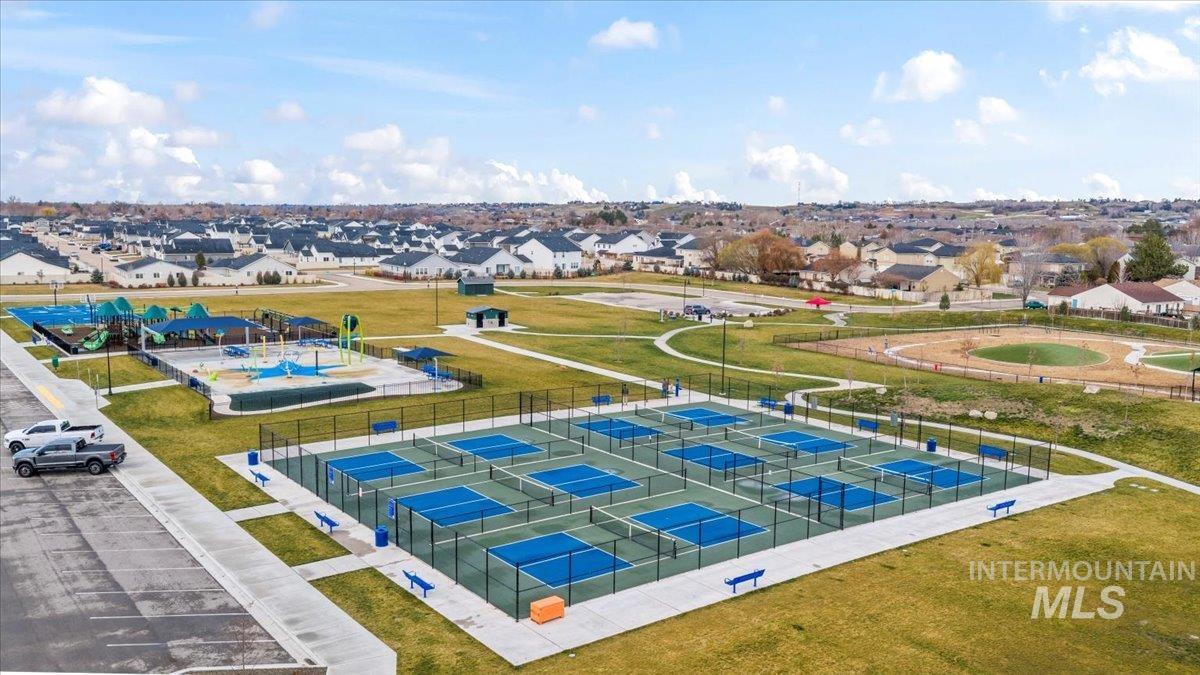 11922 W Box Canyon St., Star, Idaho 83669, 4 Bedrooms, 2 Bathrooms, Residential For Sale, Price $454,000,MLS 98971469