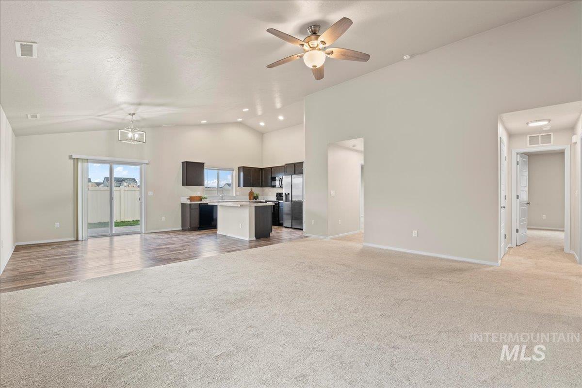 11922 W Box Canyon St., Star, Idaho 83669, 4 Bedrooms, 2 Bathrooms, Residential For Sale, Price $454,000,MLS 98971469