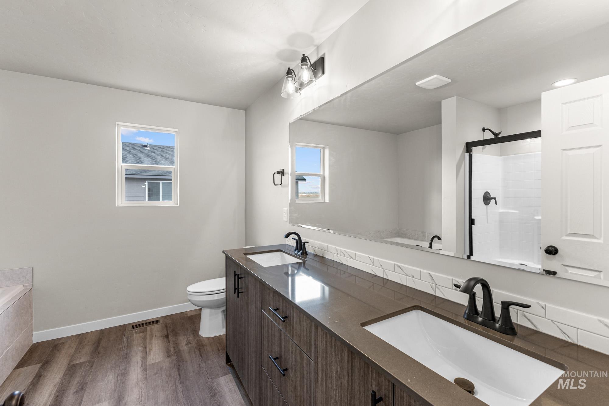 3102 E Mossy Creek Dr, Kuna, Idaho 83634, 3 Bedrooms, 2.5 Bathrooms, Residential For Sale, Price $464,990,MLS 98971470