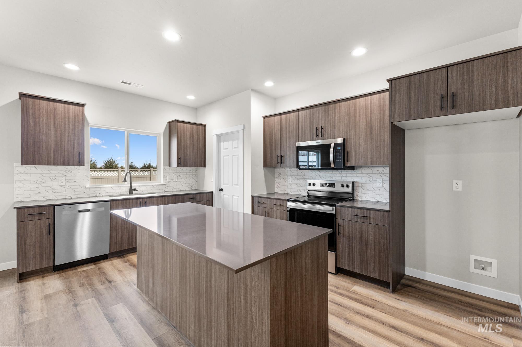 3102 E Mossy Creek Dr, Kuna, Idaho 83634, 3 Bedrooms, 2.5 Bathrooms, Residential For Sale, Price $464,990,MLS 98971470