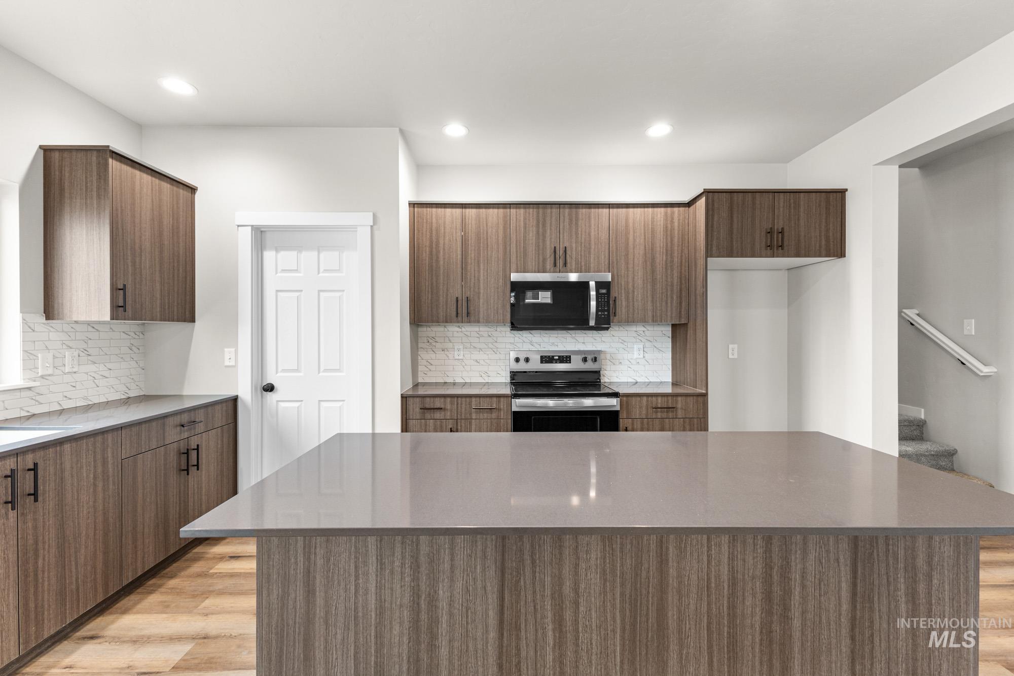 3102 E Mossy Creek Dr, Kuna, Idaho 83634, 3 Bedrooms, 2.5 Bathrooms, Residential For Sale, Price $464,990,MLS 98971470