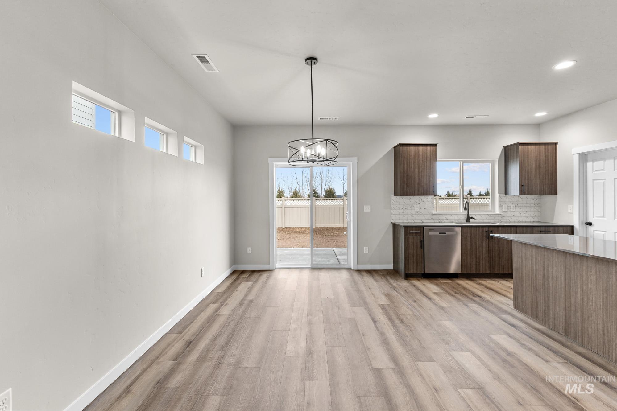 3102 E Mossy Creek Dr, Kuna, Idaho 83634, 3 Bedrooms, 2.5 Bathrooms, Residential For Sale, Price $464,990,MLS 98971470