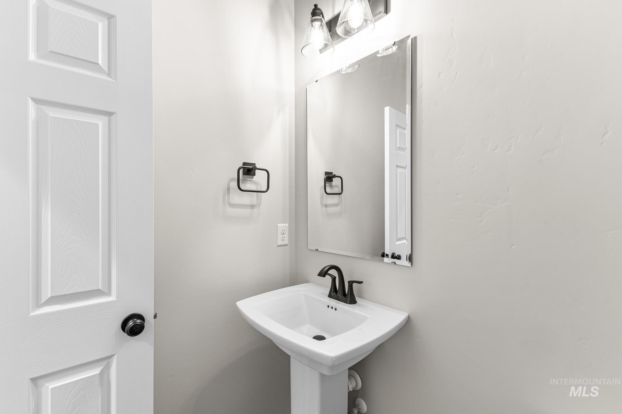 3102 E Mossy Creek Dr, Kuna, Idaho 83634, 3 Bedrooms, 2.5 Bathrooms, Residential For Sale, Price $464,990,MLS 98971470