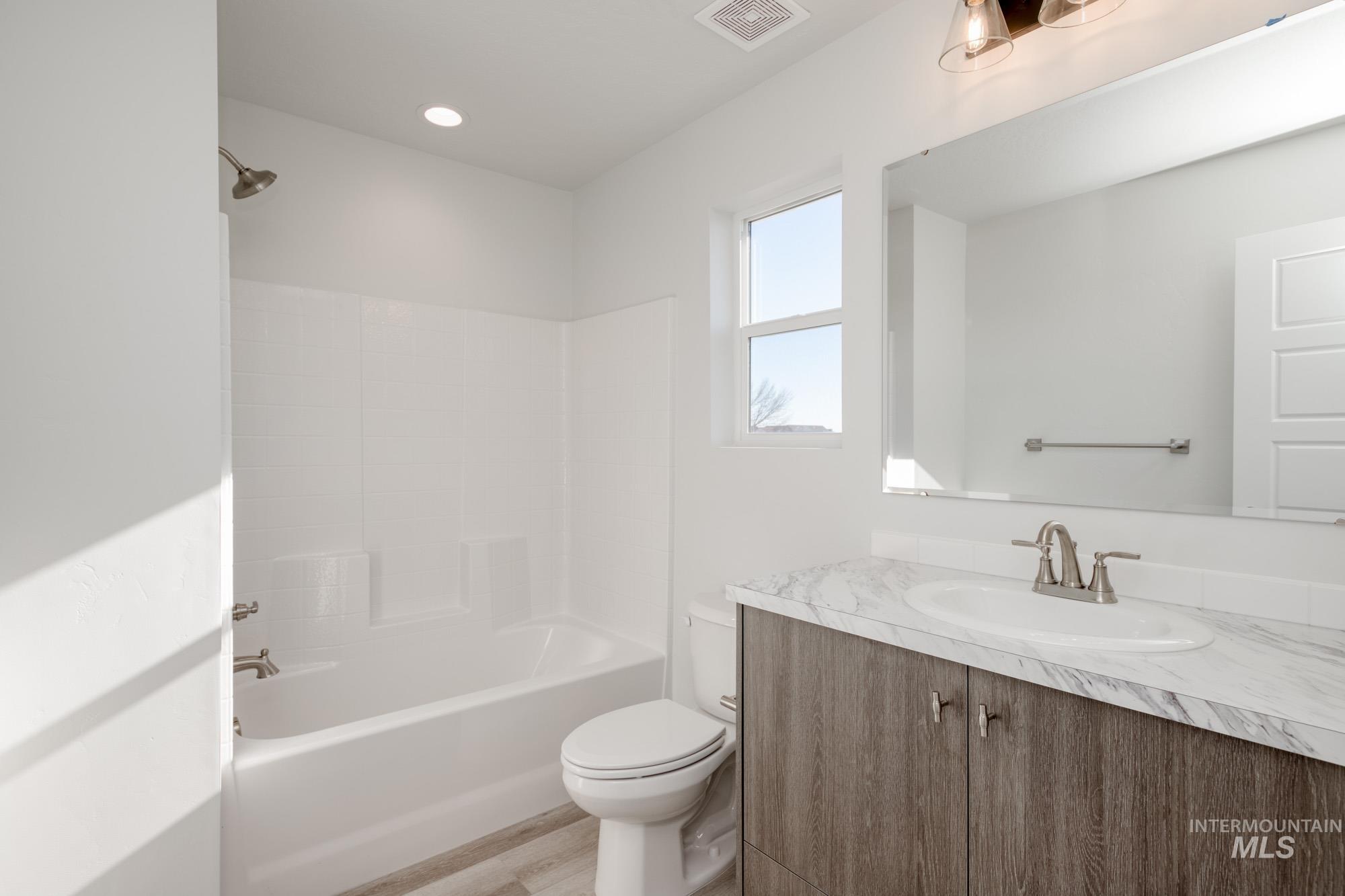 3065 E Mossy Creek Dr, Kuna, Idaho 83634, 3 Bedrooms, 2.5 Bathrooms, Residential For Sale, Price $386,990,MLS 98971471