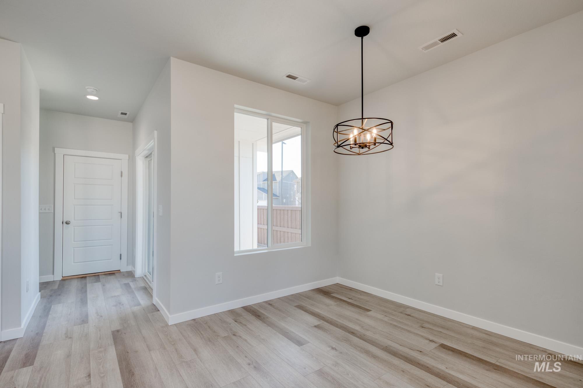 3065 E Mossy Creek Dr, Kuna, Idaho 83634, 3 Bedrooms, 2.5 Bathrooms, Residential For Sale, Price $386,990,MLS 98971471