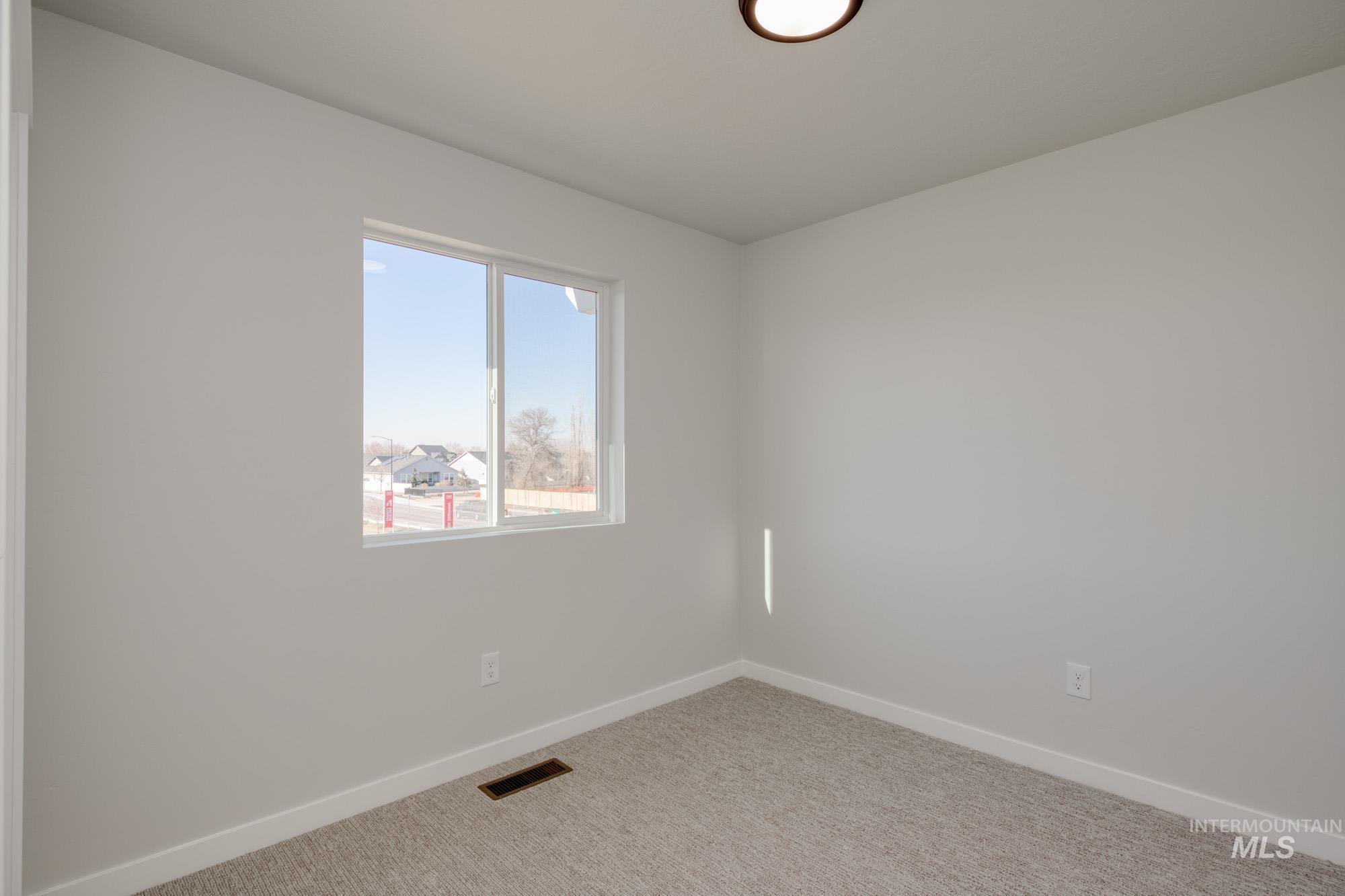 3065 E Mossy Creek Dr, Kuna, Idaho 83634, 3 Bedrooms, 2.5 Bathrooms, Residential For Sale, Price $386,990,MLS 98971471