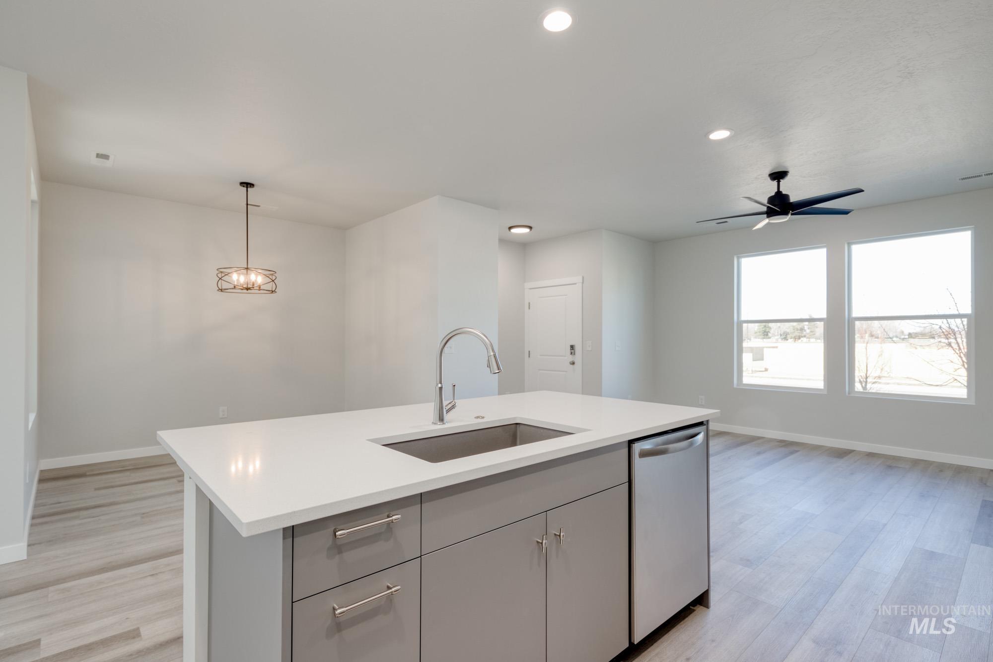 3065 E Mossy Creek Dr, Kuna, Idaho 83634, 3 Bedrooms, 2.5 Bathrooms, Residential For Sale, Price $386,990,MLS 98971471