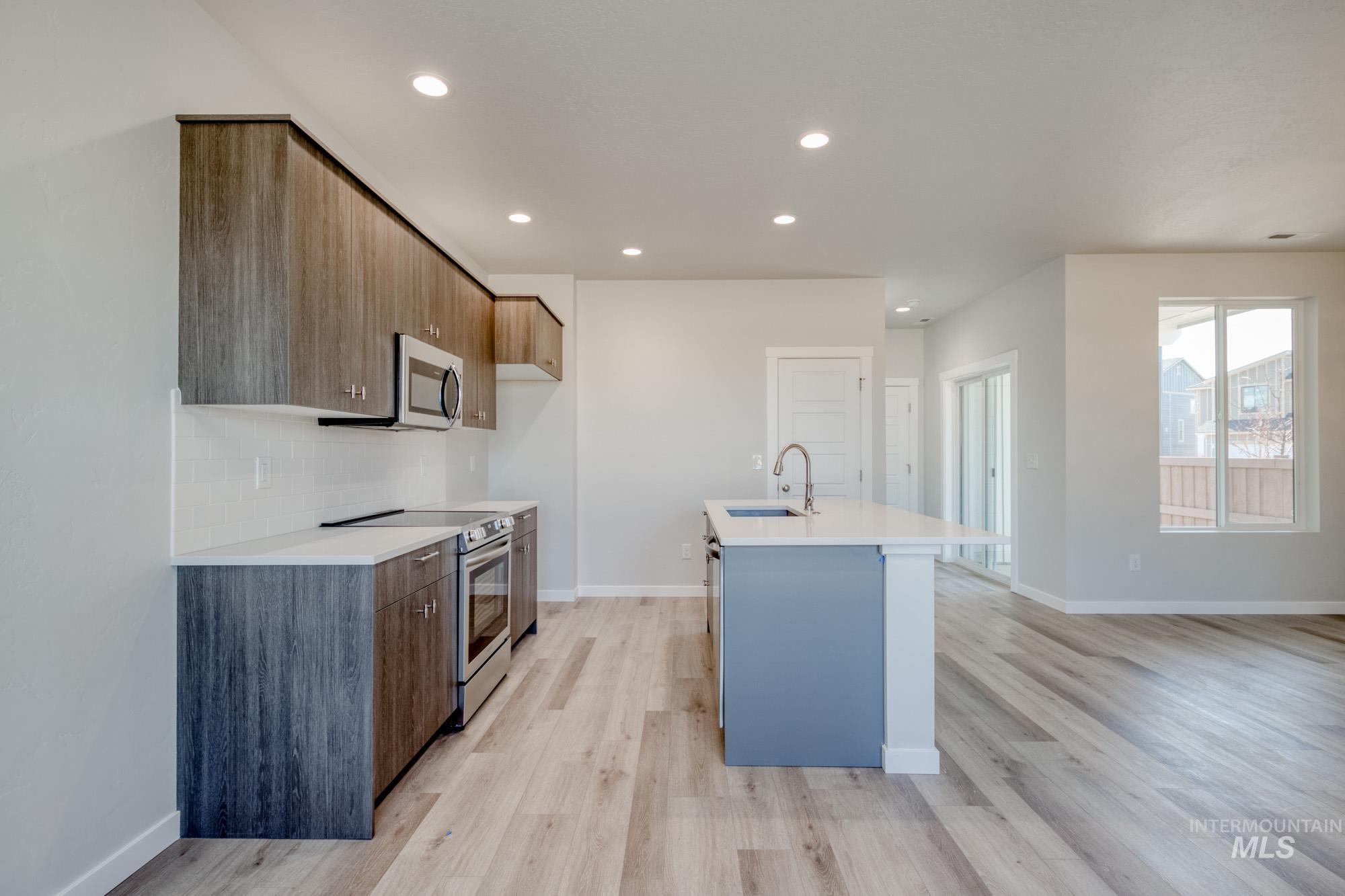 3065 E Mossy Creek Dr, Kuna, Idaho 83634, 3 Bedrooms, 2.5 Bathrooms, Residential For Sale, Price $386,990,MLS 98971471