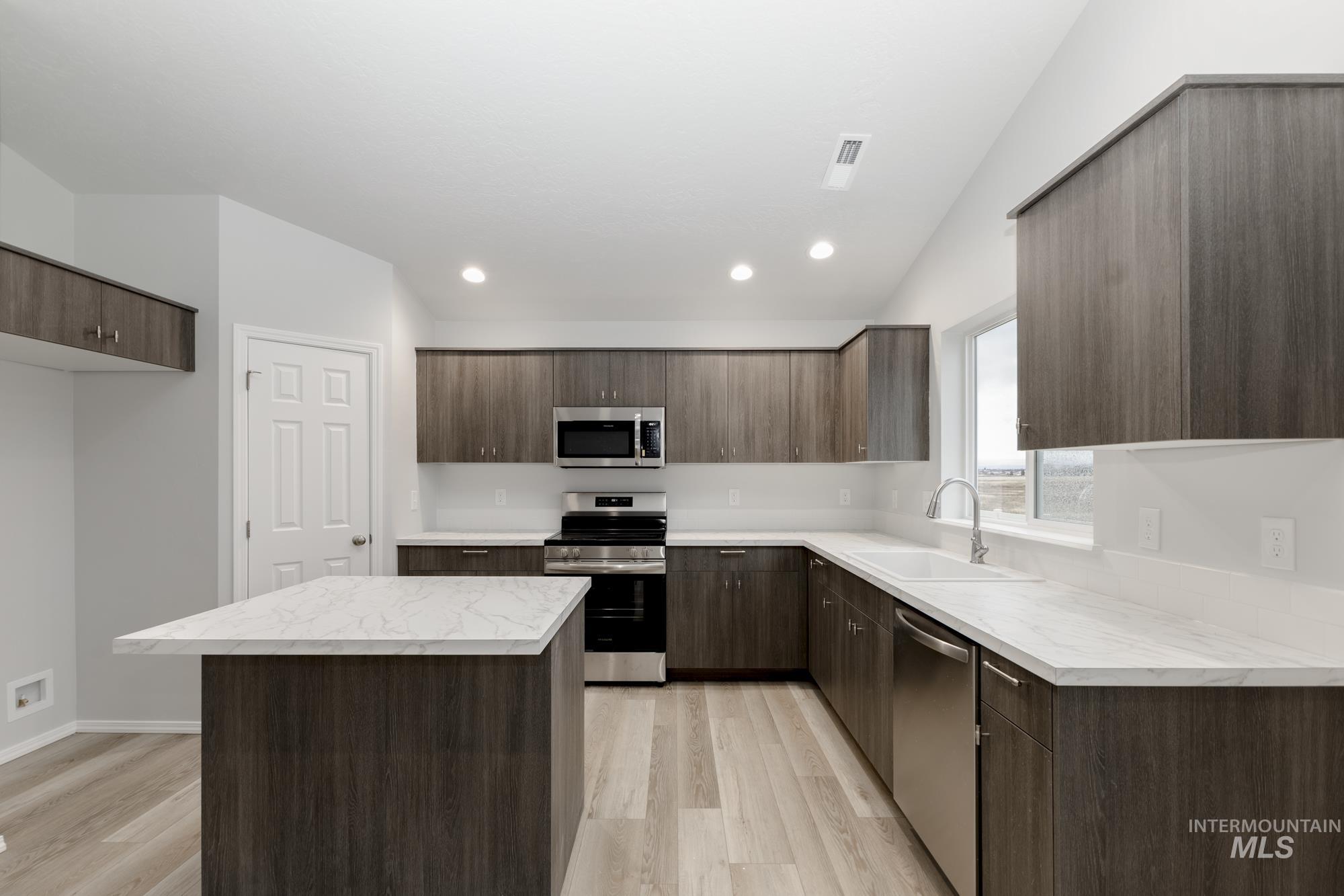 7280 S Menzingers Ave, Meridian, Idaho 83642, 4 Bedrooms, 2 Bathrooms, Residential For Sale, Price $452,990,MLS 98971473