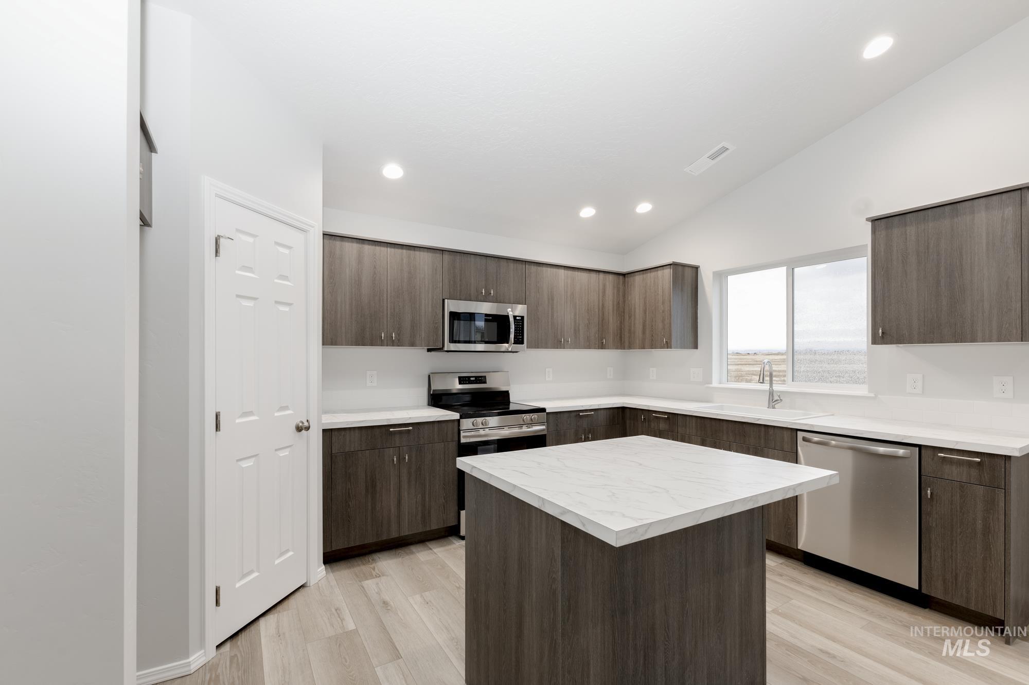 7280 S Menzingers Ave, Meridian, Idaho 83642, 4 Bedrooms, 2 Bathrooms, Residential For Sale, Price $452,990,MLS 98971473