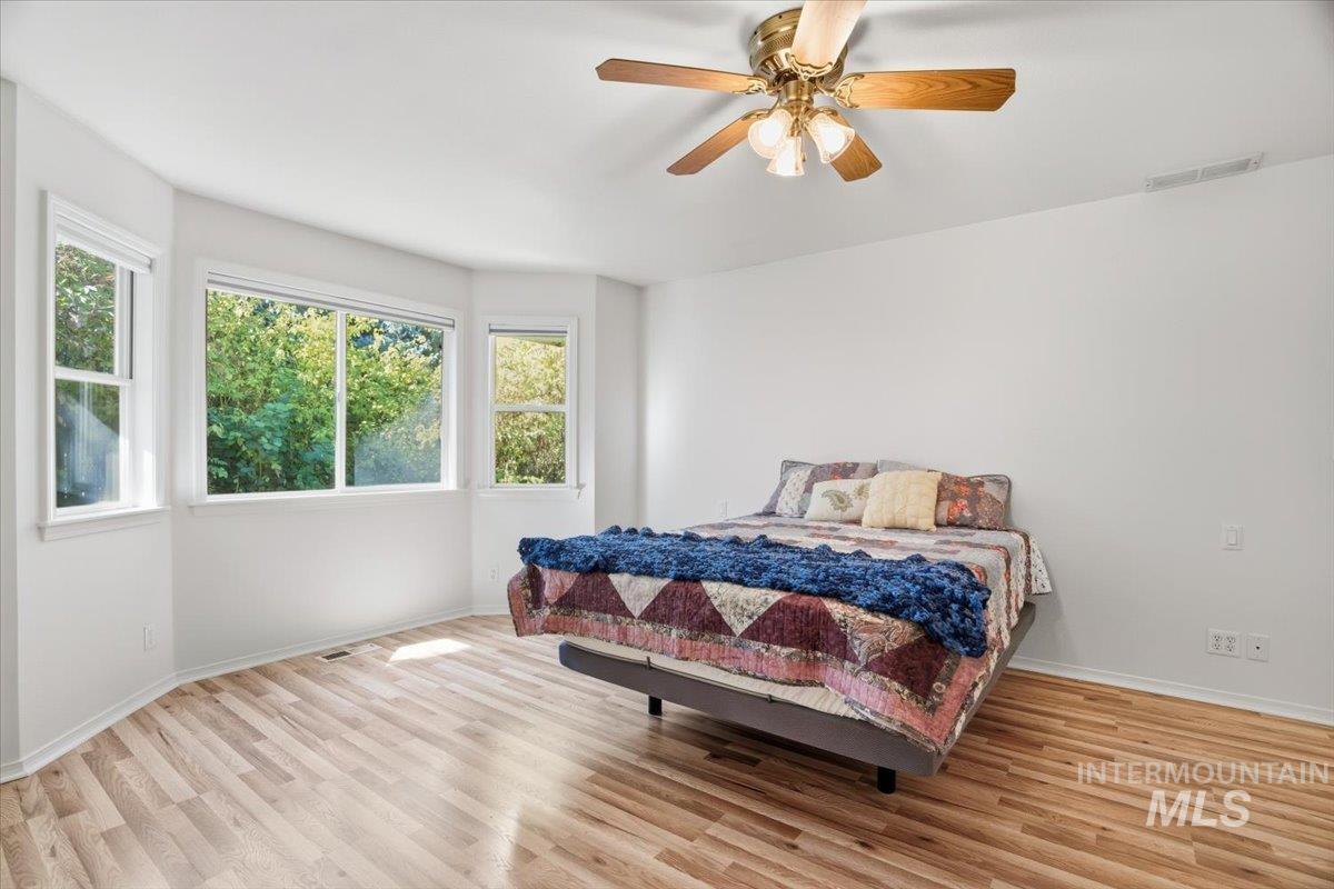 12158 W Silverking Court, Boise, Idaho 83709, 3 Bedrooms, 2 Bathrooms, Residential For Sale, Price $435,000,MLS 98971476