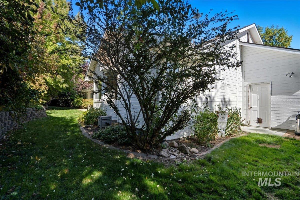 12158 W Silverking Court, Boise, Idaho 83709, 3 Bedrooms, 2 Bathrooms, Residential For Sale, Price $435,000,MLS 98971476