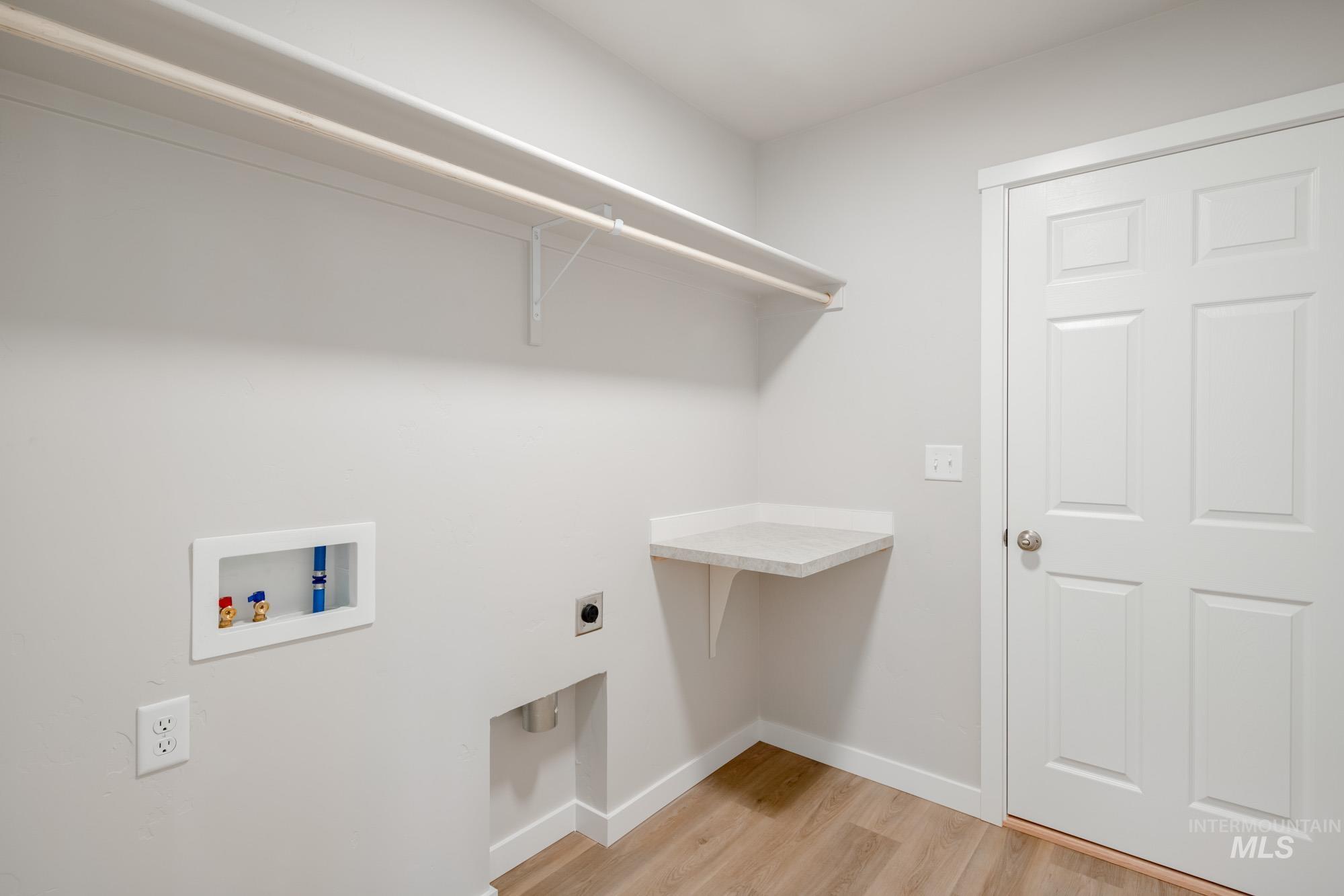 2438 W Fallon Lp, Nampa, Idaho 83651, 4 Bedrooms, 2 Bathrooms, Residential For Sale, Price $424,990,MLS 98971477