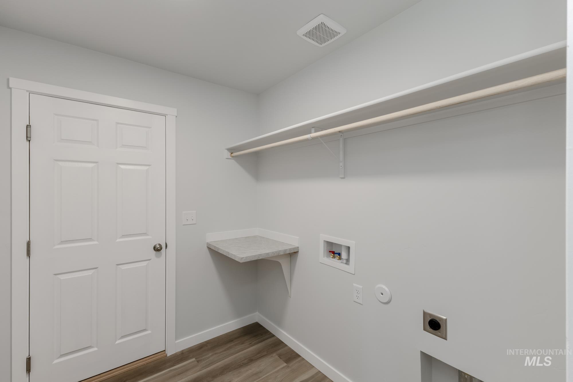 2438 W Fallon Lp, Nampa, Idaho 83651, 4 Bedrooms, 2 Bathrooms, Residential For Sale, Price $424,990,MLS 98971477