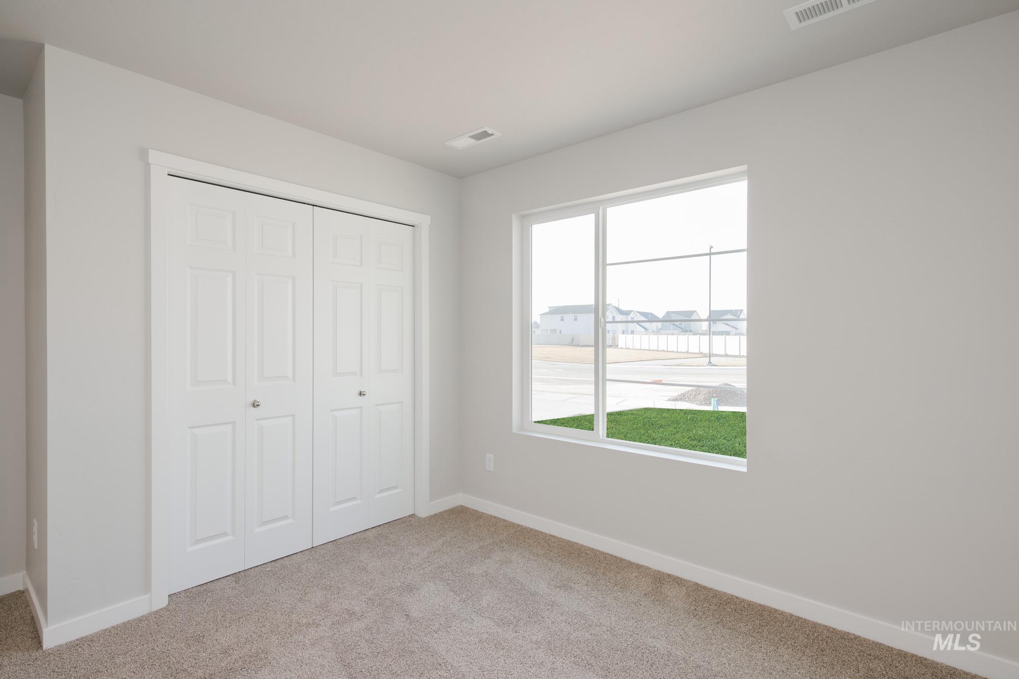 2438 W Fallon Lp, Nampa, Idaho 83651, 4 Bedrooms, 2 Bathrooms, Residential For Sale, Price $424,990,MLS 98971477