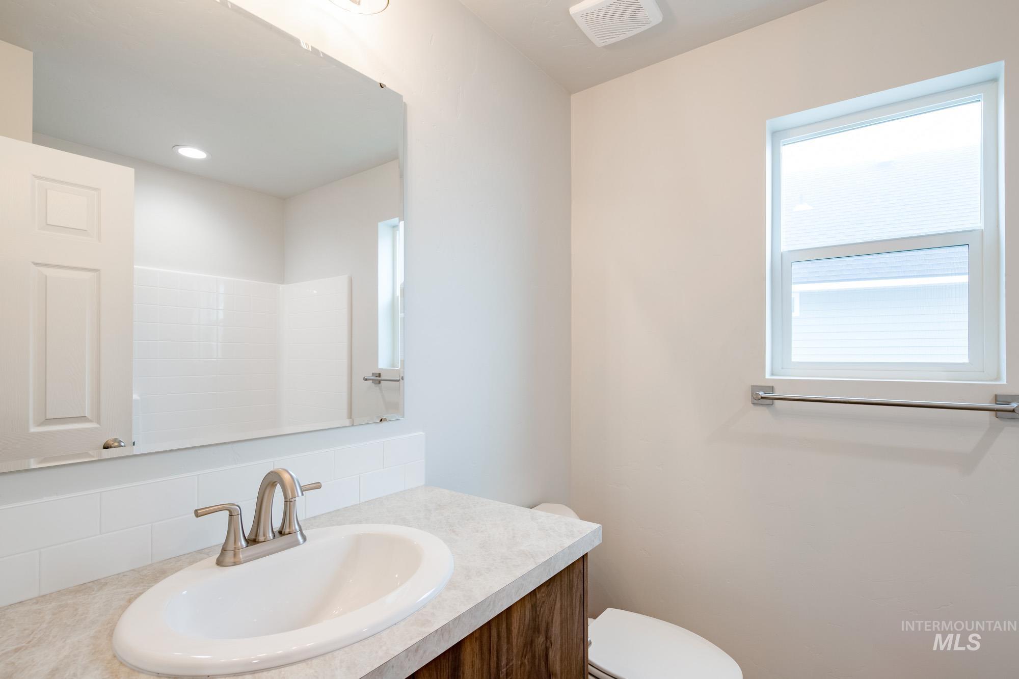 2510 W Fallon Lp, Nampa, Idaho 83651, 3 Bedrooms, 2.5 Bathrooms, Residential For Sale, Price $390,990,MLS 98971478