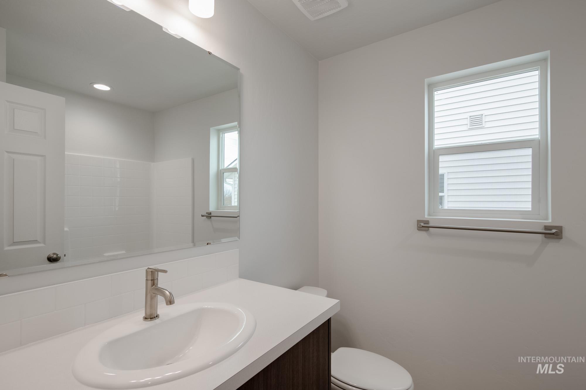 2510 W Fallon Lp, Nampa, Idaho 83651, 3 Bedrooms, 2.5 Bathrooms, Residential For Sale, Price $390,990,MLS 98971478