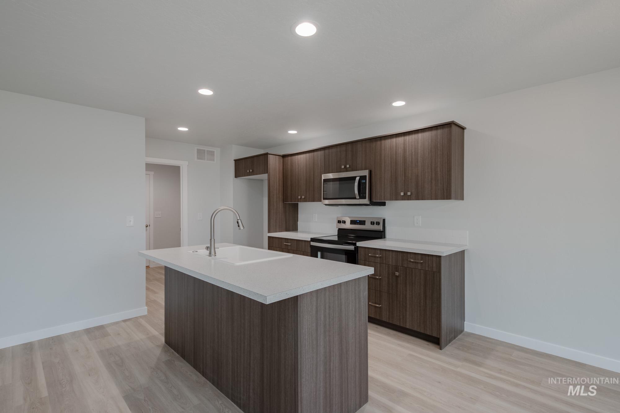 2510 W Fallon Lp, Nampa, Idaho 83651, 3 Bedrooms, 2.5 Bathrooms, Residential For Sale, Price $390,990,MLS 98971478