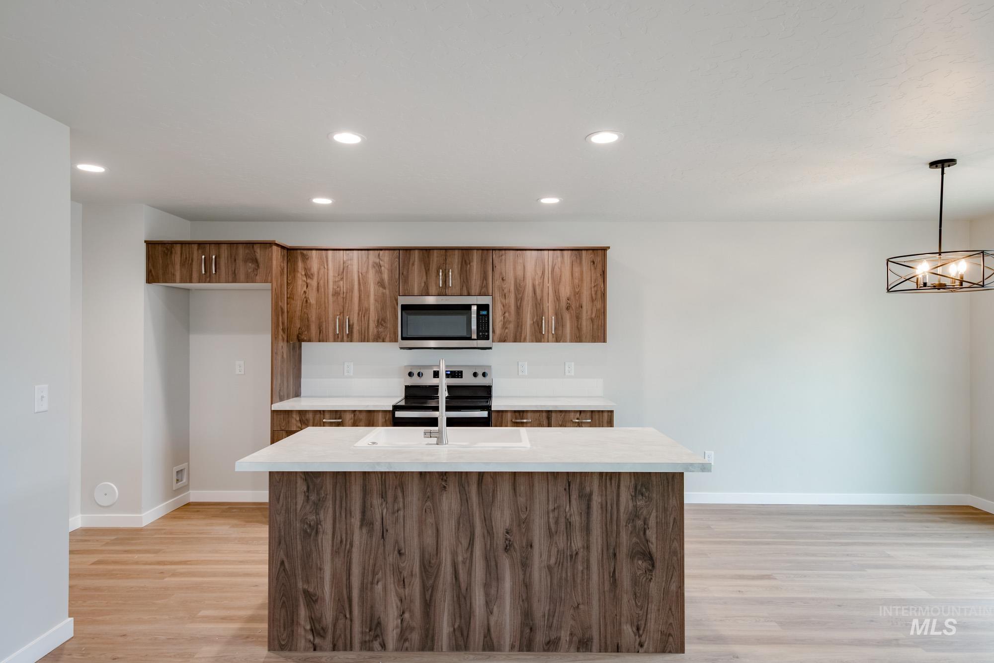 2510 W Fallon Lp, Nampa, Idaho 83651, 3 Bedrooms, 2.5 Bathrooms, Residential For Sale, Price $390,990,MLS 98971478