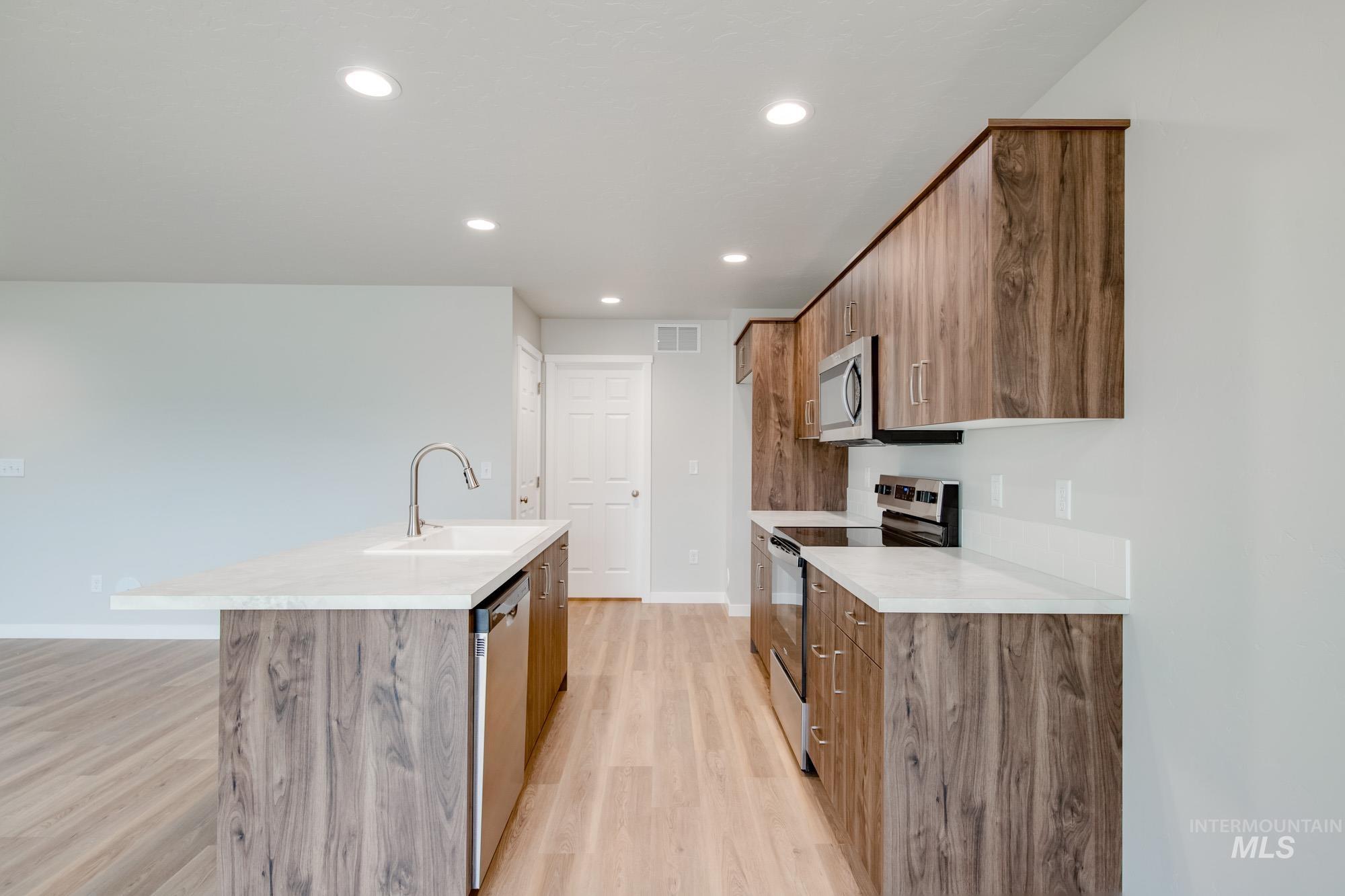 2510 W Fallon Lp, Nampa, Idaho 83651, 3 Bedrooms, 2.5 Bathrooms, Residential For Sale, Price $390,990,MLS 98971478