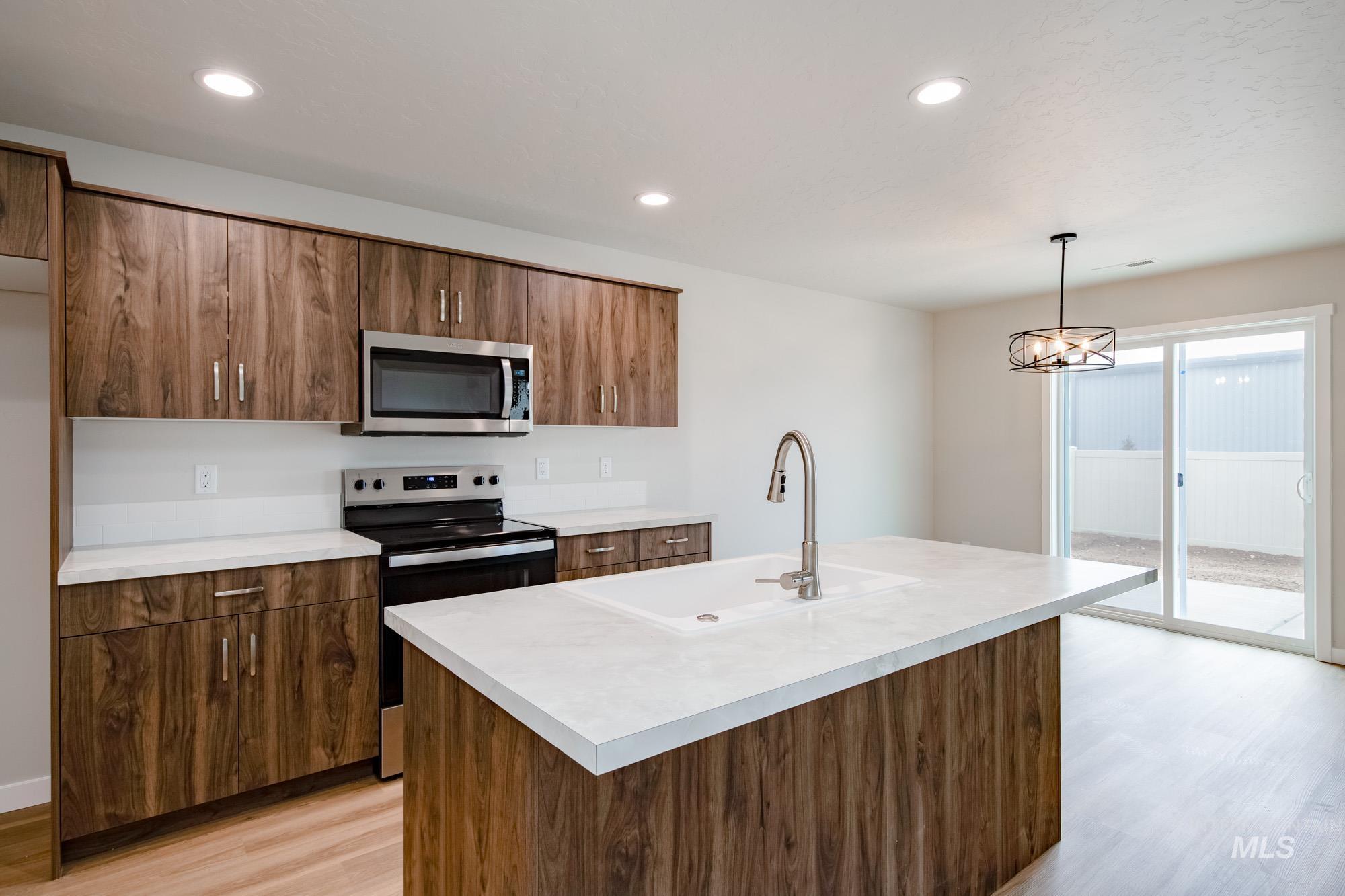 2510 W Fallon Lp, Nampa, Idaho 83651, 3 Bedrooms, 2.5 Bathrooms, Residential For Sale, Price $390,990,MLS 98971478