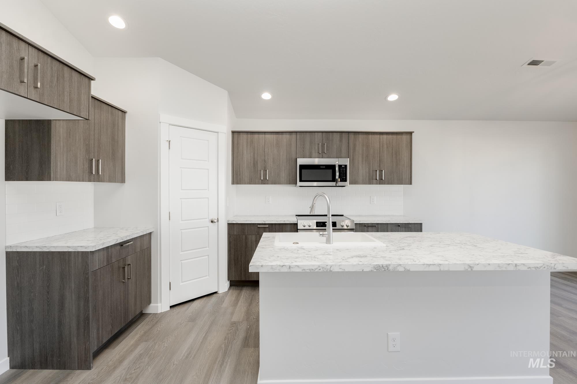 3915 E Syracuse St, Nampa, Idaho 83686, 3 Bedrooms, 2 Bathrooms, Residential For Sale, Price $409,990,MLS 98971479