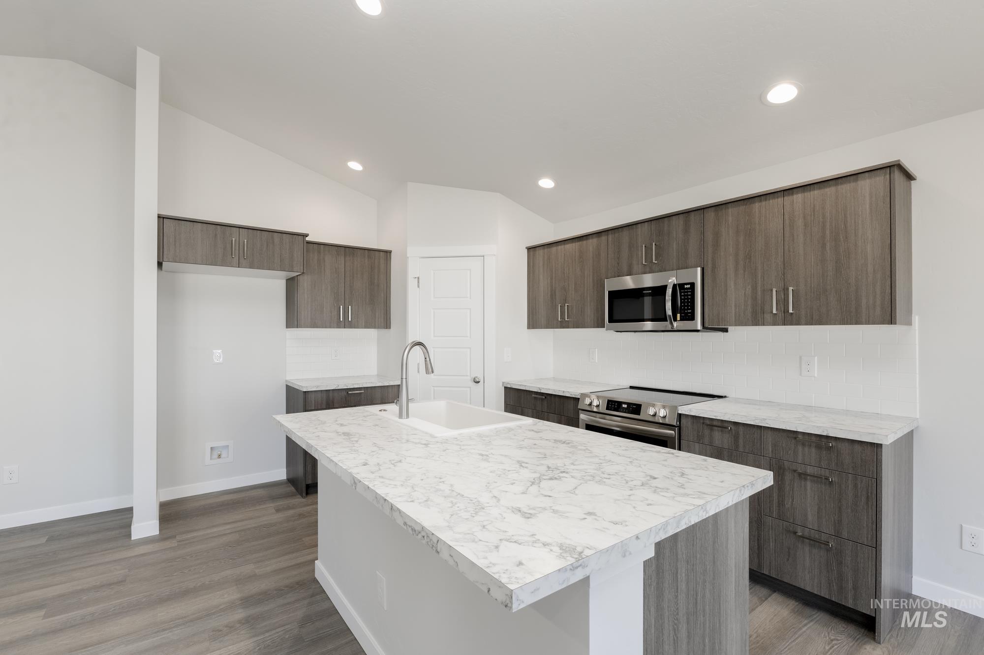 3915 E Syracuse St, Nampa, Idaho 83686, 3 Bedrooms, 2 Bathrooms, Residential For Sale, Price $409,990,MLS 98971479