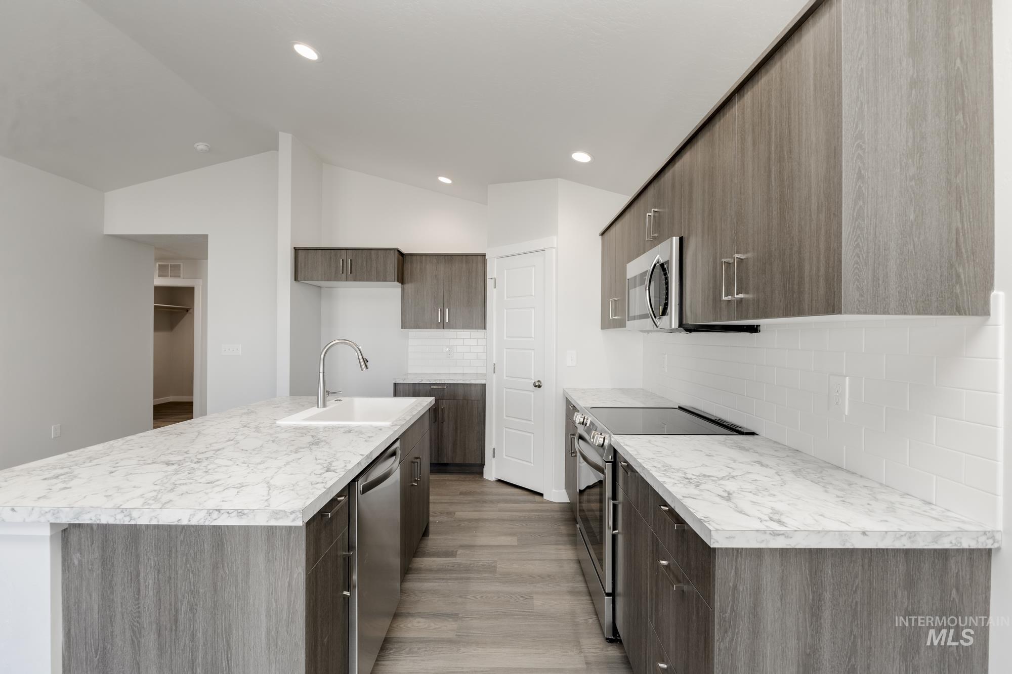 3915 E Syracuse St, Nampa, Idaho 83686, 3 Bedrooms, 2 Bathrooms, Residential For Sale, Price $409,990,MLS 98971479