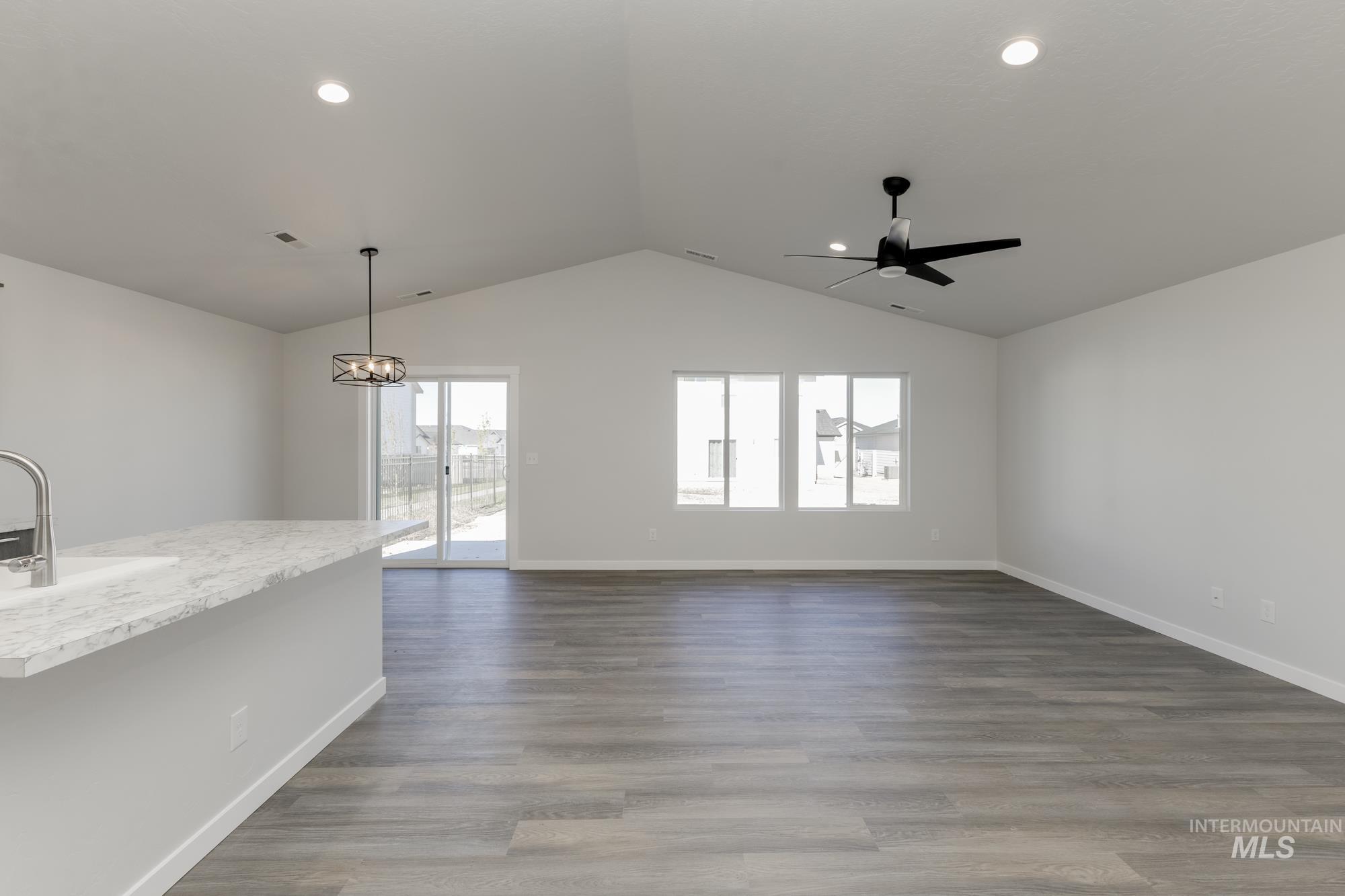 3915 E Syracuse St, Nampa, Idaho 83686, 3 Bedrooms, 2 Bathrooms, Residential For Sale, Price $409,990,MLS 98971479