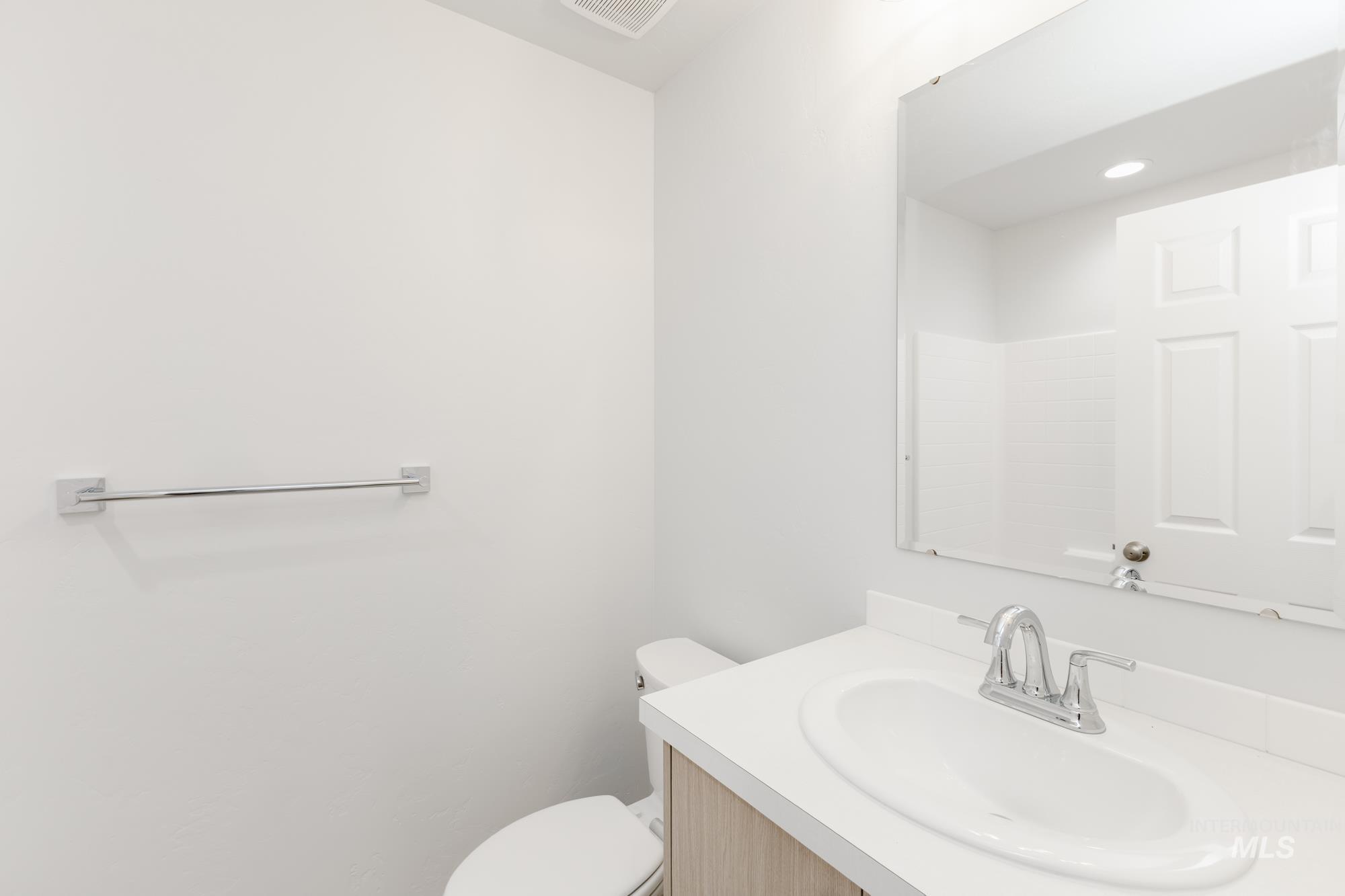 3409 E Red Maple Ct, Nampa, Idaho 83686, 3 Bedrooms, 2 Bathrooms, Residential For Sale, Price $364,990,MLS 98971484