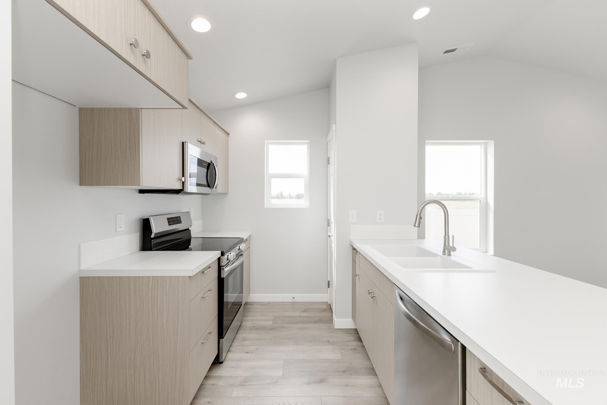 3409 E Red Maple Ct, Nampa, Idaho 83686, 3 Bedrooms, 2 Bathrooms, Residential For Sale, Price $364,990,MLS 98971484