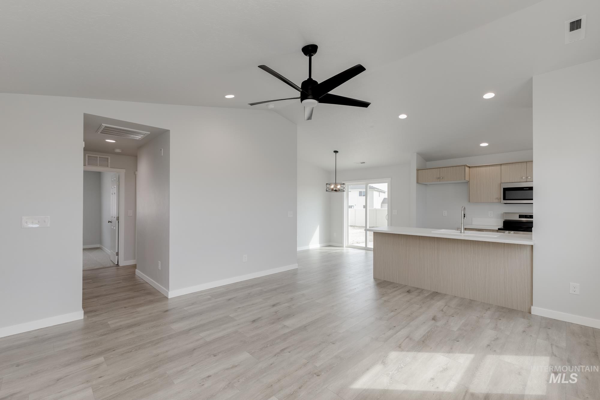 3409 E Red Maple Ct, Nampa, Idaho 83686, 3 Bedrooms, 2 Bathrooms, Residential For Sale, Price $364,990,MLS 98971484