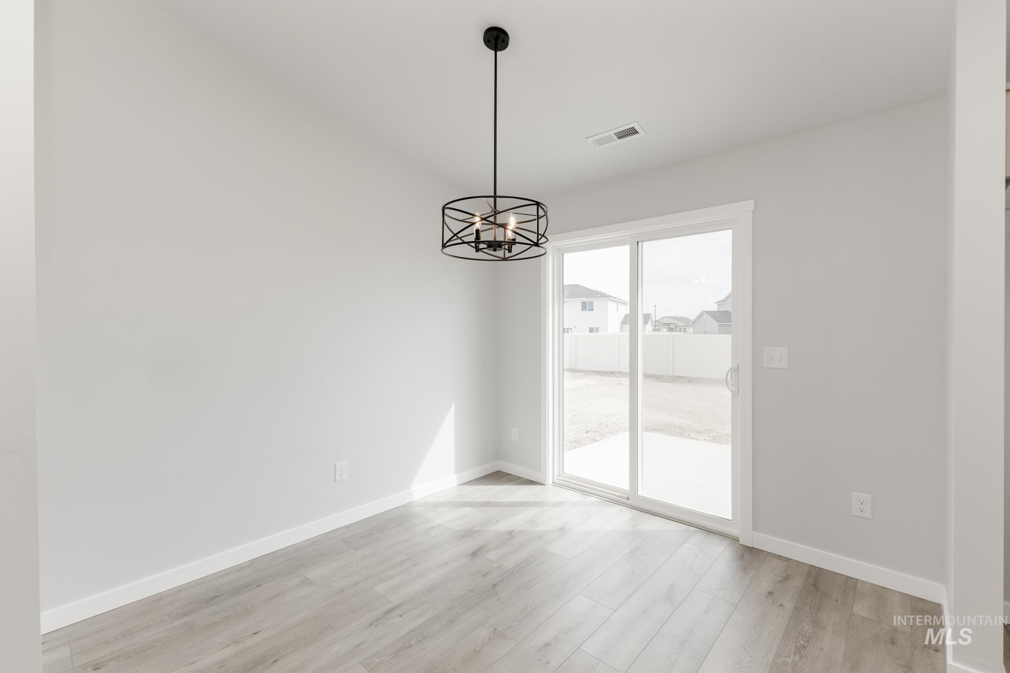 3409 E Red Maple Ct, Nampa, Idaho 83686, 3 Bedrooms, 2 Bathrooms, Residential For Sale, Price $364,990,MLS 98971484