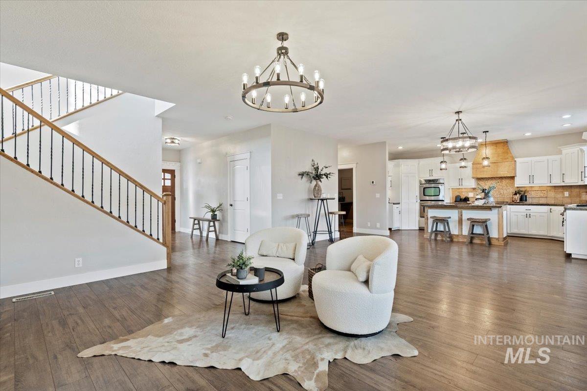 3670 N Dixon Ave, Meridian, Idaho 83646-4745, 4 Bedrooms, 2.5 Bathrooms, Residential For Sale, Price $699,900,MLS 98971485