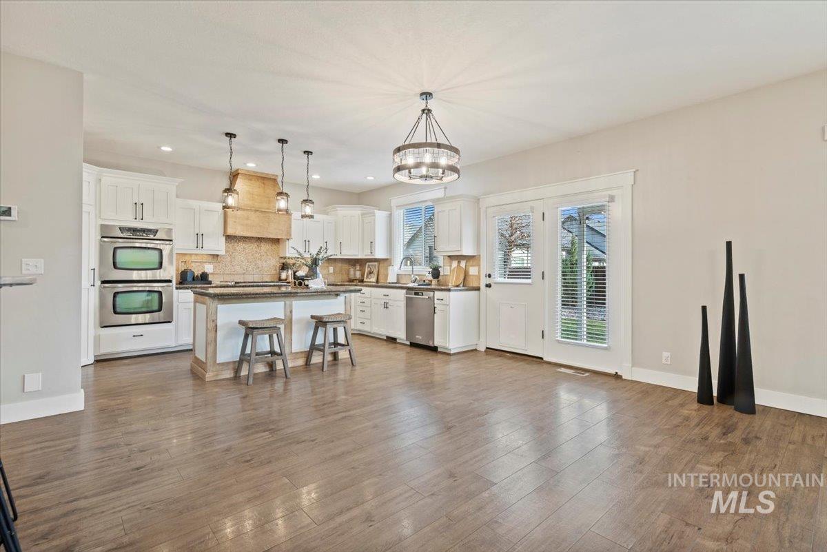 3670 N Dixon Ave, Meridian, Idaho 83646-4745, 4 Bedrooms, 2.5 Bathrooms, Residential For Sale, Price $699,900,MLS 98971485