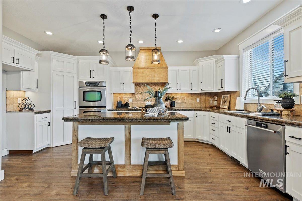 3670 N Dixon Ave, Meridian, Idaho 83646-4745, 4 Bedrooms, 2.5 Bathrooms, Residential For Sale, Price $699,900,MLS 98971485