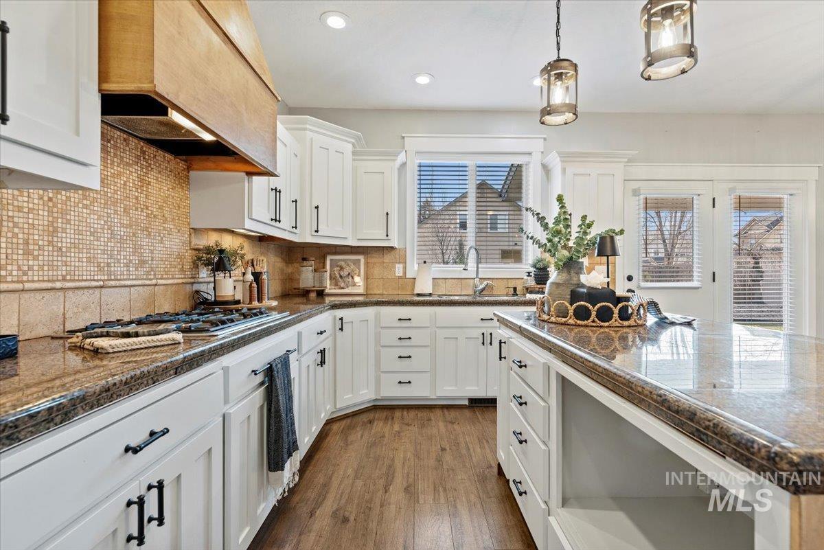 3670 N Dixon Ave, Meridian, Idaho 83646-4745, 4 Bedrooms, 2.5 Bathrooms, Residential For Sale, Price $699,900,MLS 98971485