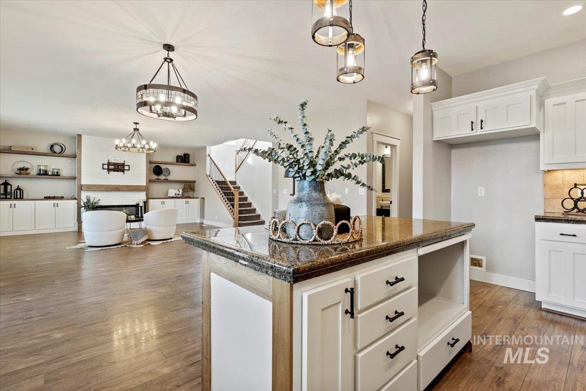 3670 N Dixon Ave, Meridian, Idaho 83646-4745, 4 Bedrooms, 2.5 Bathrooms, Residential For Sale, Price $699,900,MLS 98971485