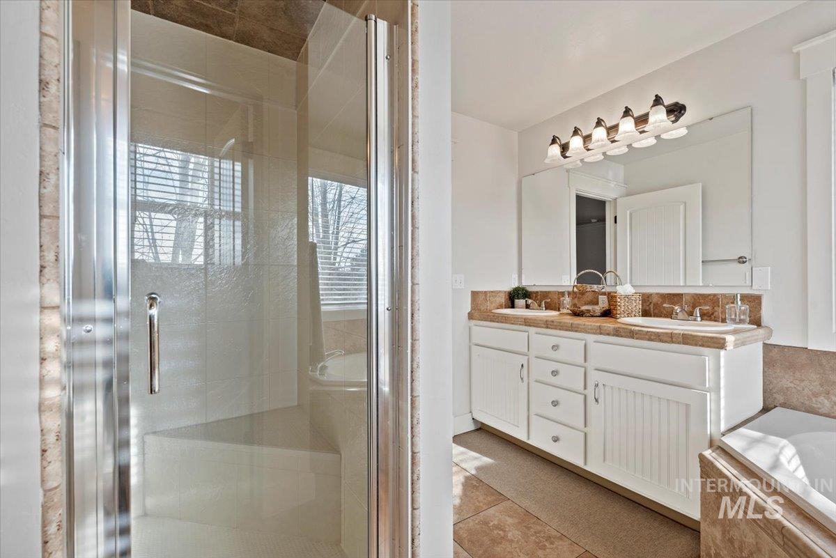 3670 N Dixon Ave, Meridian, Idaho 83646-4745, 4 Bedrooms, 2.5 Bathrooms, Residential For Sale, Price $699,900,MLS 98971485